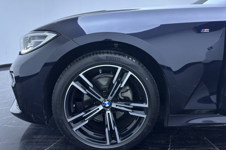 宝马3系 2022款 改款 325i M运动套装局部细节9003