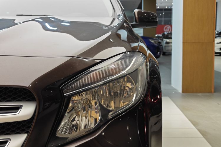 奔驰GLA 2018款 GLA 200 动感型车身外观6013