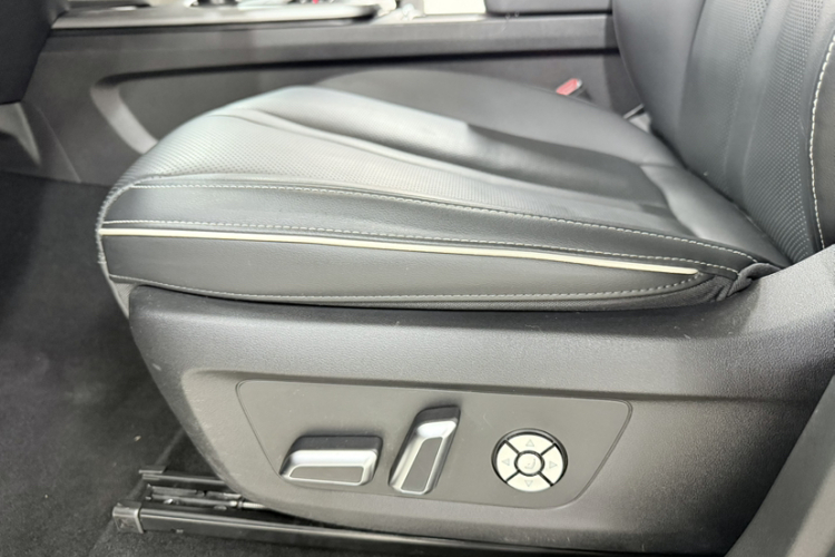 坦克300 2024款 2.0T 征服者中控内饰7003