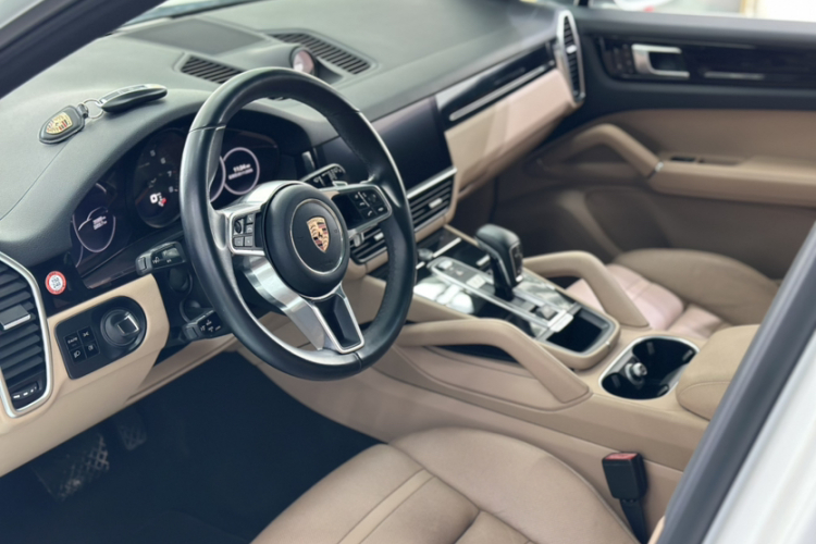 保时捷 2018款 Cayenne 3.0T中控内饰7001
