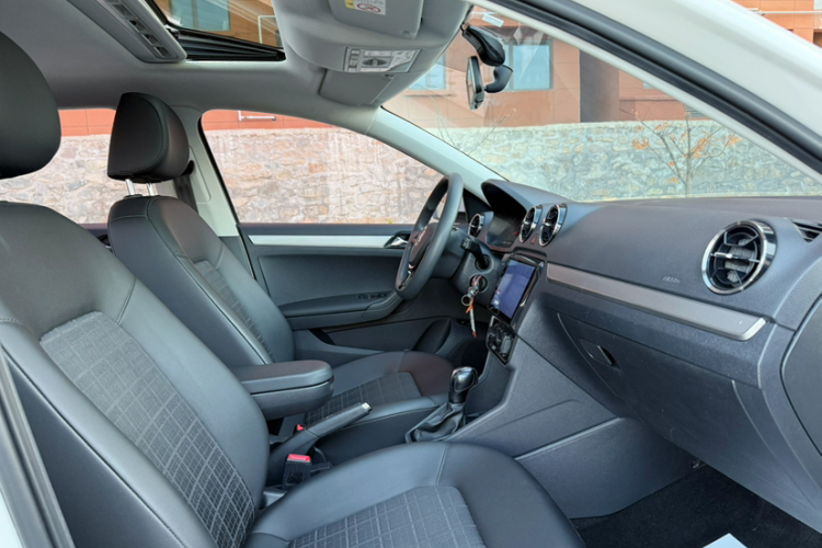 大众 捷达 2017款 1.5L 自动舒适型中控内饰7006