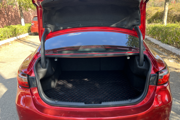 马自达 阿特兹 2020款 2.0L 蓝天豪华版局部细节23