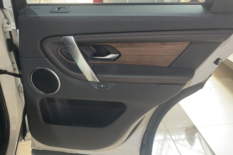 路虎 发现运动版 2020款 249PS R-Dynamic 性能版中控内饰7009