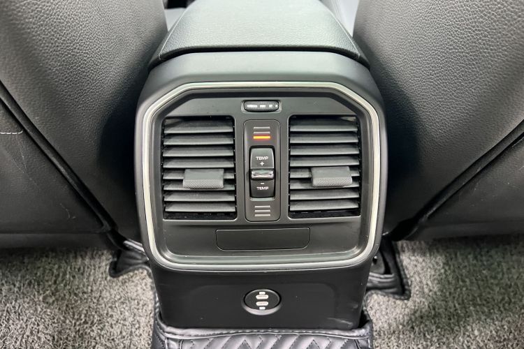 保时捷 2020款 Macan 2.0T中控内饰7008