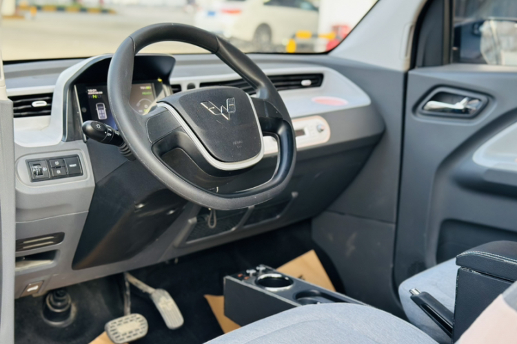 五菱汽车 宏光MINIEV 2021款 马卡龙时尚款 三元锂中控内饰7002