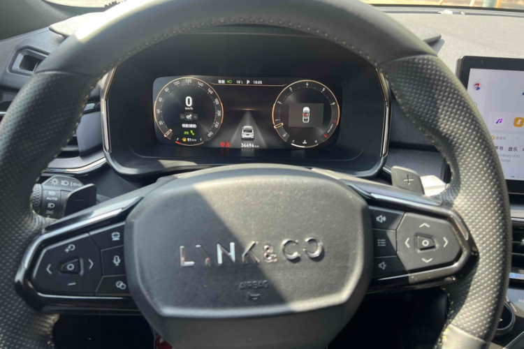 领克06 2023款 Remix 1.5T 劲Halo中控内饰15