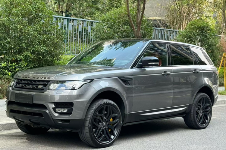 路虎 揽胜运动版 2016款 3.0 SC V6 HSE DYNAMIC车身外观6002