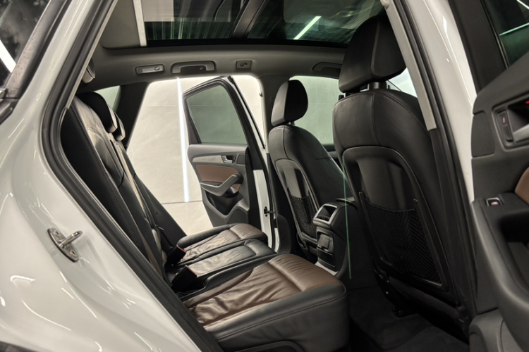 奥迪Q5 2017款 Plus 40 TFSI 进取型中控内饰7001