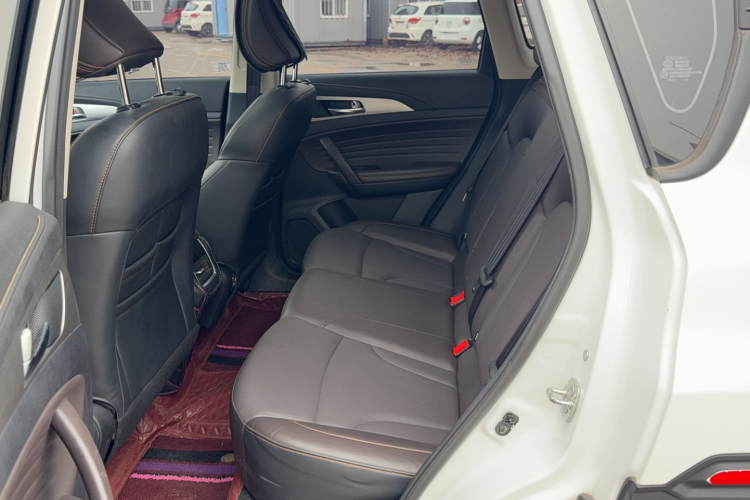 长安CS35PLUS 2018款 1.6L 自动畅联版 国V中控内饰7002