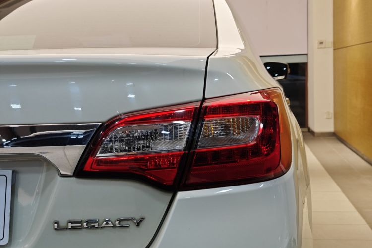 斯巴鲁 力狮 2016款 2.5i 全驱荣耀版车身外观6004