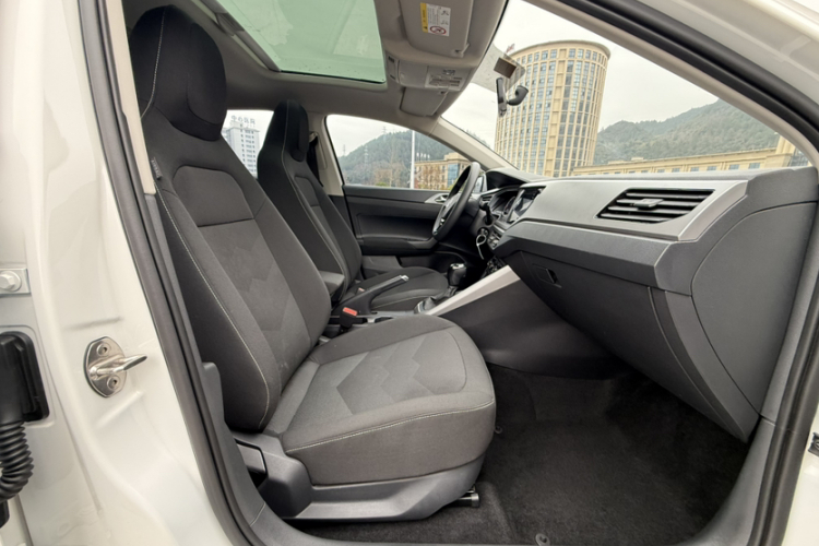 大众 Polo 2021款 Plus 1.5L 自动全景乐享版中控内饰7005