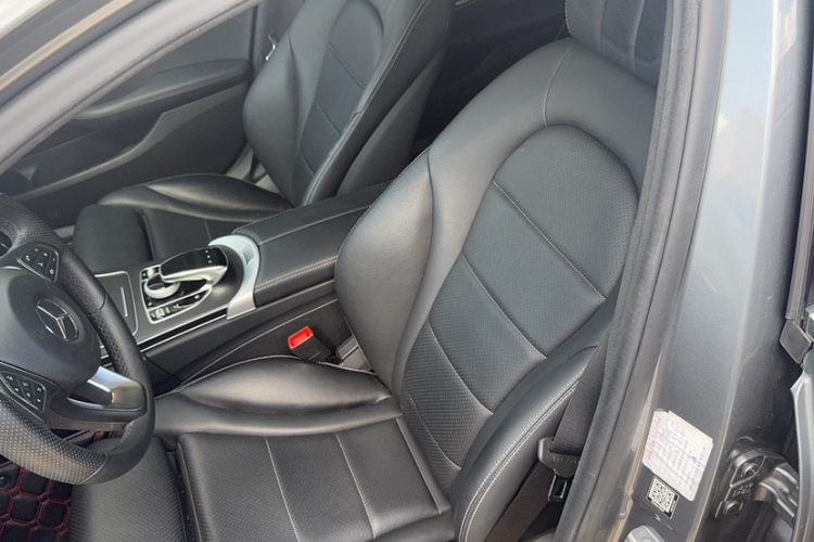 奔驰C级 2018款 C 200 L 运动版局部细节19