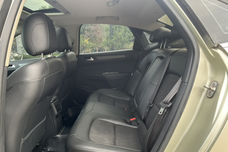 雪铁龙 C4世嘉 2016款 1.6L 自动豪华型中控内饰7004