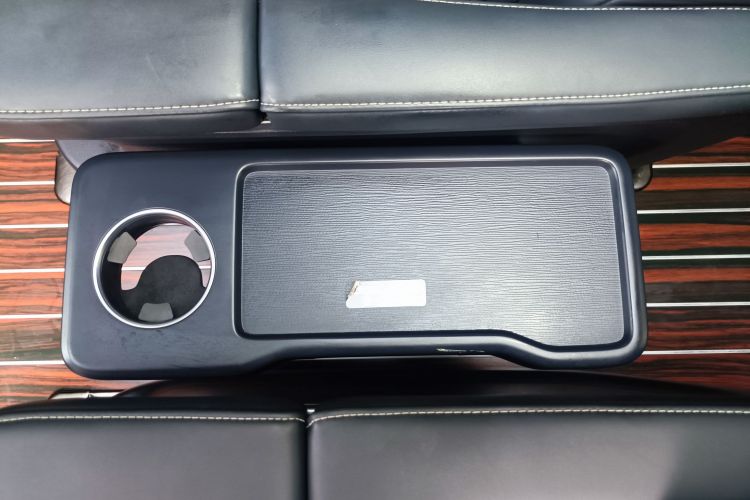 广汽传祺 传祺M8 2021款 大师系列 390T 尊贵版局部细节9005