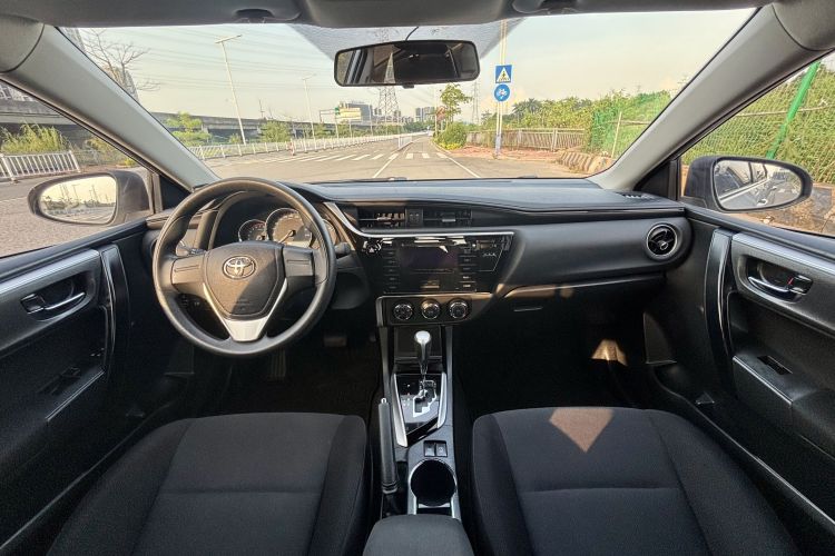 丰田 卡罗拉 2017款 改款 1.2T S-CVT GL中控内饰7005