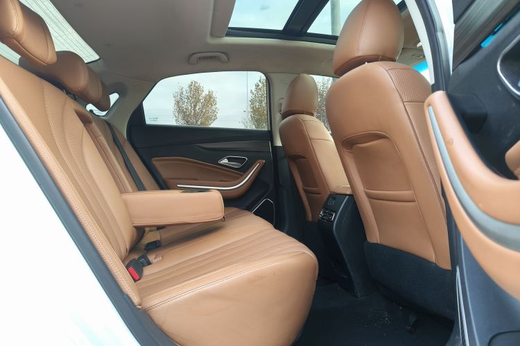 北京汽车 北京U7 2019款 1.5T CVT新智版 国VI中控内饰7004