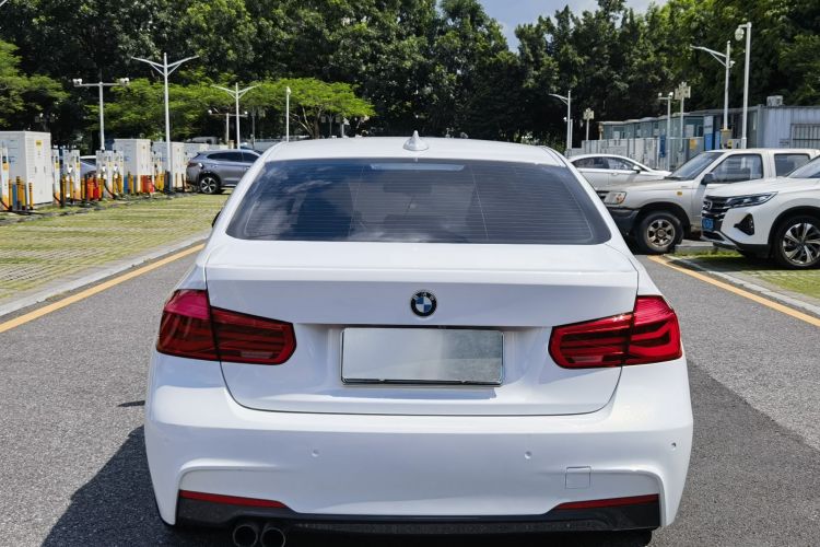 宝马3系 2017款 320i M运动型车身外观6009