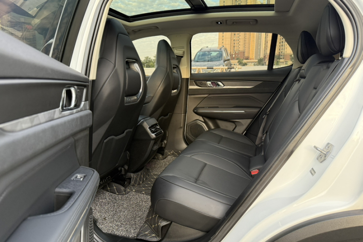 领克01 2021款 2.0TD 两驱型Pro中控内饰7002