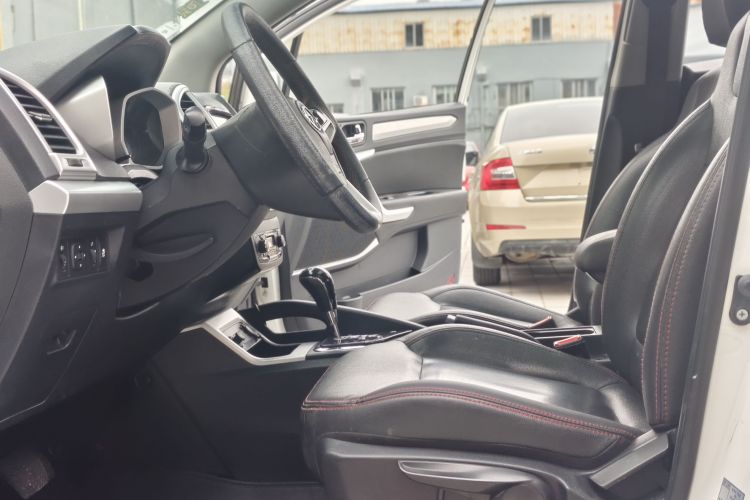 江汽集团 瑞风S3 2016款 1.5L CVT豪华智能型中控内饰7003