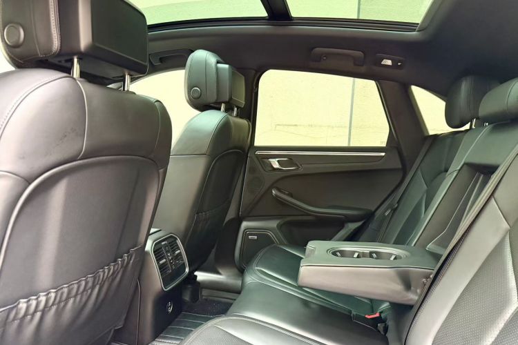 保时捷 2022款 Macan 2.0T中控内饰7003