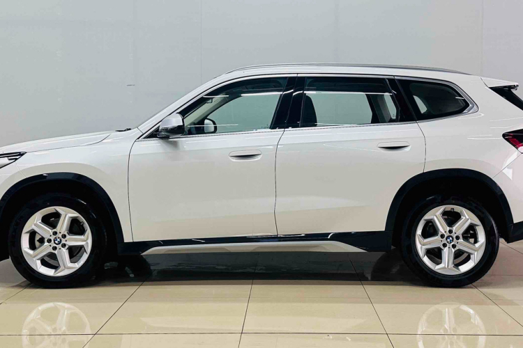 宝马X1 2023款 sDrive20Li X设计套装车身外观6003