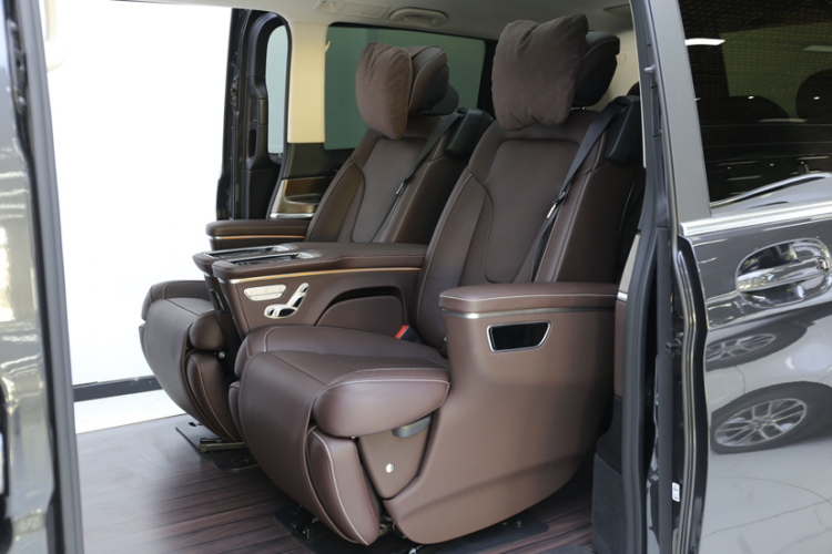 奔驰V级 2022款 V 260 L 长轴距豪华版中控内饰7004