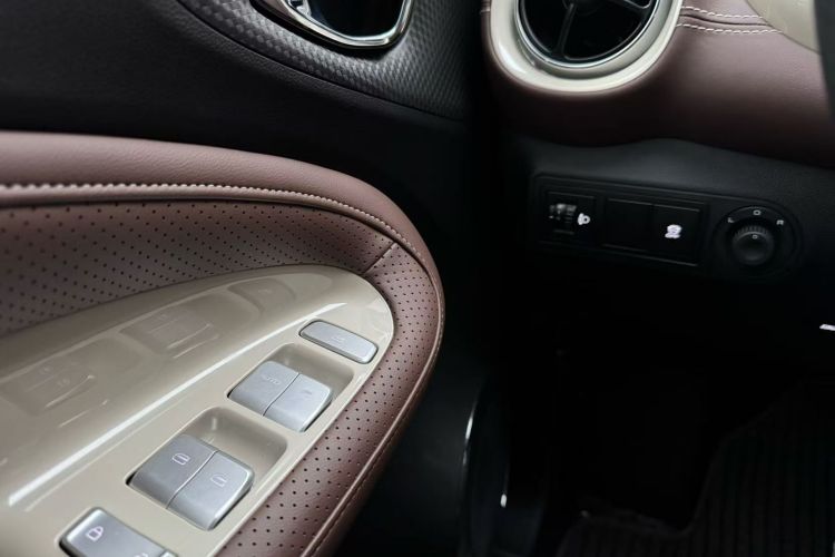 五菱汽车 五菱缤果 2023款 410km 灵犀尊享款中控内饰7008