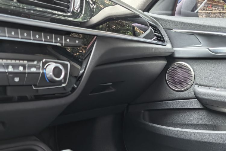 宝马1系 2021款 改款 120i M运动版中控内饰7009