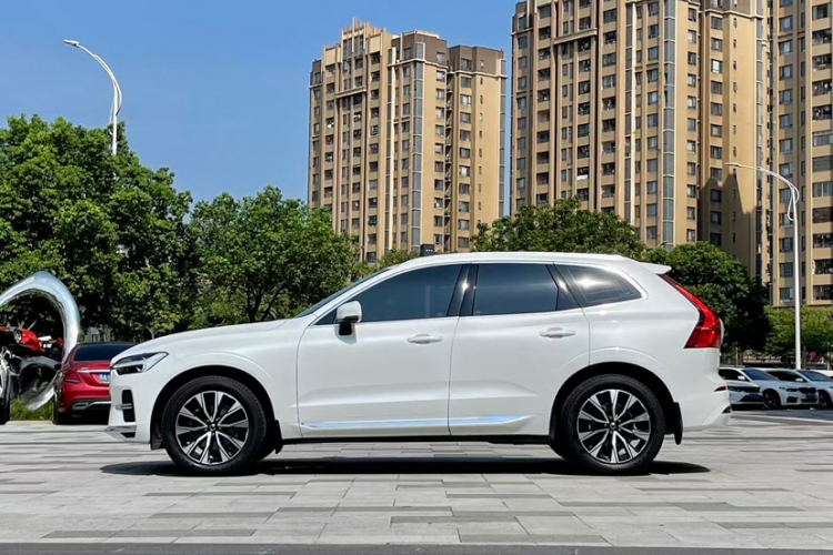 沃尔沃XC60 2023款 B5 四驱智远豪华版车身外观6008