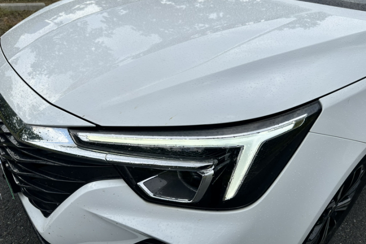 荣威i6 MAX新能源 2023款 EV 420天幕特别版车身外观6005