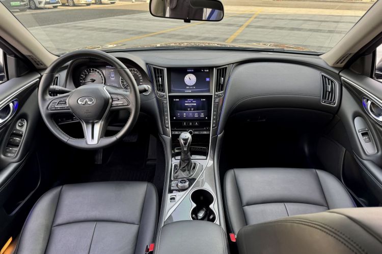 英菲尼迪Q50L 2018款 2.0T 舒适版 国VI中控内饰7001