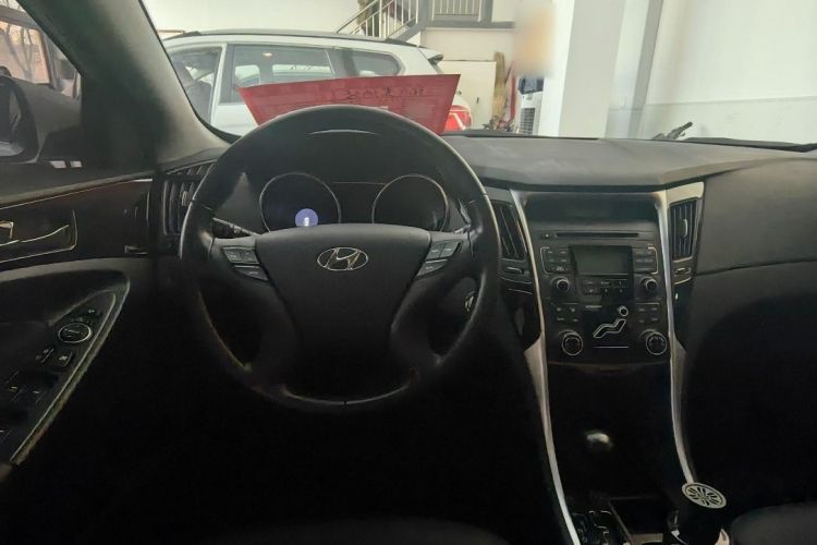 现代 索纳塔 2015款 经典 2.0L 自动豪华版中控内饰7002