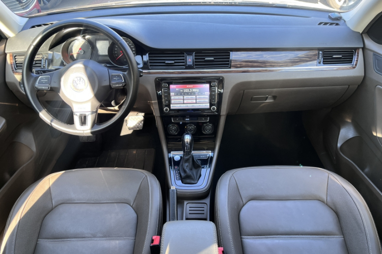 大众 宝来 2014款 1.6L 自动豪华型中控内饰7001