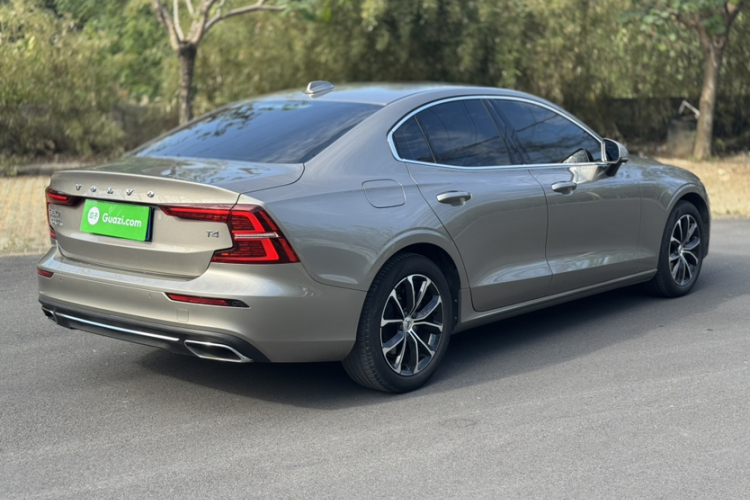 沃尔沃S60 2020款 T4 智逸豪华版车身外观6003