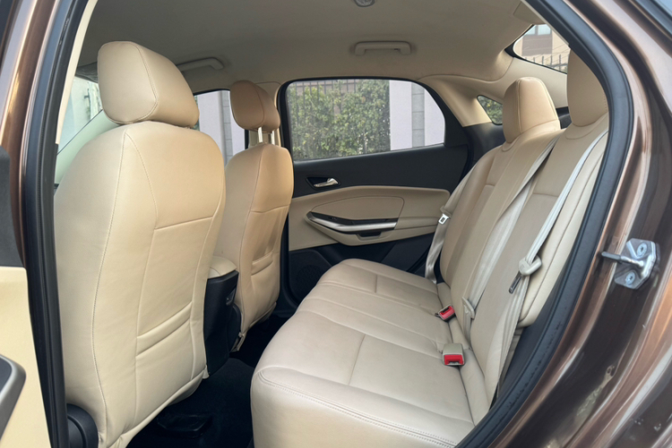 福特 福睿斯 2015款 1.5L 自动舒适型中控内饰7003