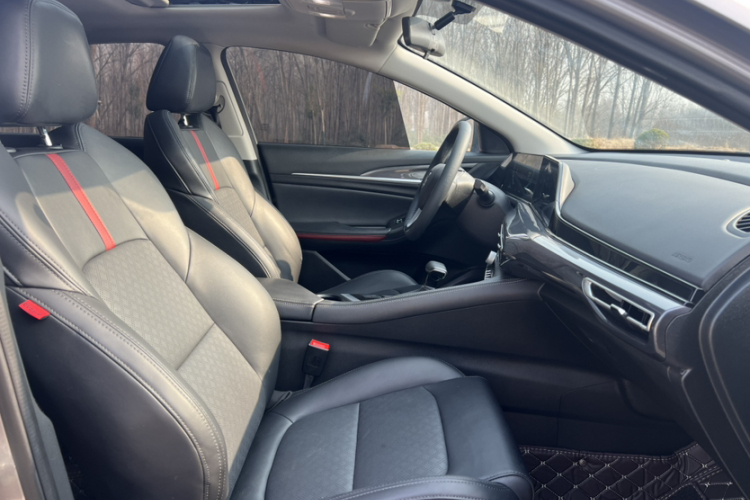 长安 逸动 2020款 PLUS 蓝鲸NE 1.4T GDI DCT尊贵型中控内饰7006