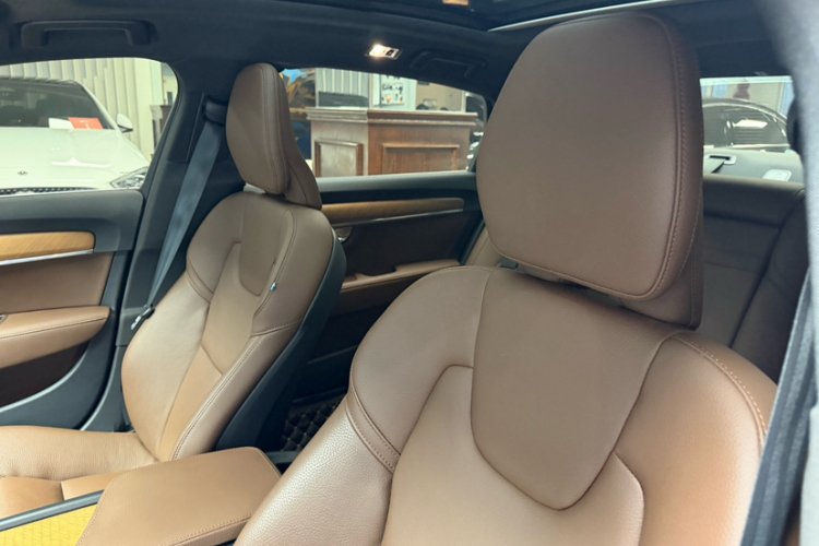 沃尔沃S90 2021款 B5 智逸豪华版中控内饰7010