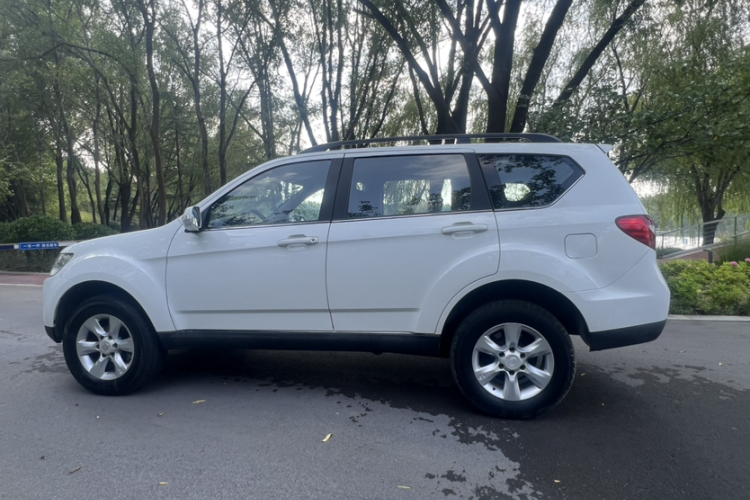 陆风X8 2014款 探索版 2.4L 汽油4X4豪华型车身外观6002