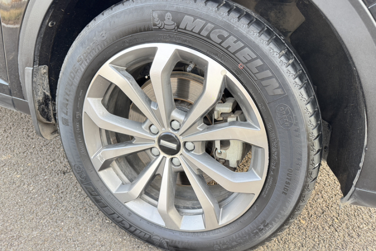 魏牌 VV6 2020款 2.0T 两驱智享+局部细节9001