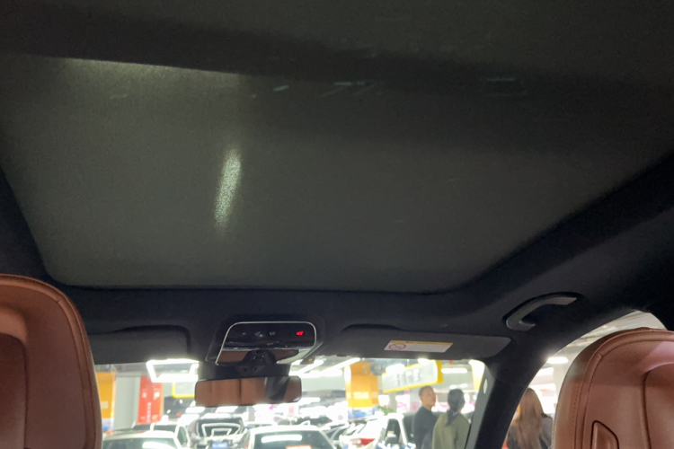 奔驰GLC 2024款 GLC 300 L 4MATIC 动感型 5座局部细节22