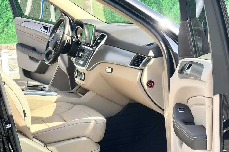 奔驰M级 2014款 ML 320 4MATIC中控内饰7005