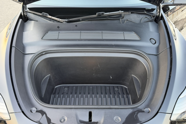 特斯拉 Model Y 2022款 改款 后轮驱动版局部细节24