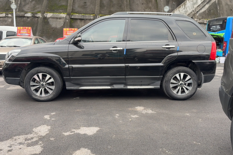起亚 狮跑 2013款 2.0L 手动两驱版GLS车身外观6004