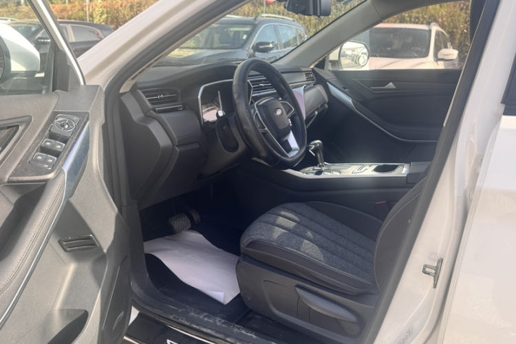 福特 领界 2019款 EcoBoost 145 CVT精领型 国VI中控内饰7002