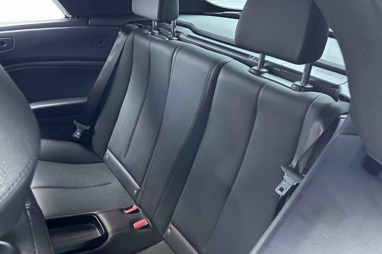 宝马2系(进口) 2018款 220i 敞篷轿跑车 运动设计套装中控内饰7003