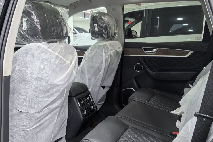 红旗HS7 2022款 3.0T 自动四驱智联旗畅版 五座中控内饰7002