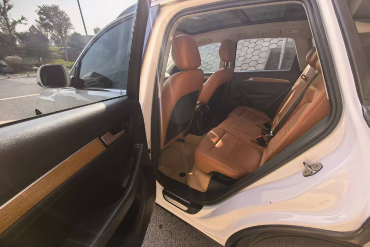 奥迪Q5 2015款 40 TFSI 进取型中控内饰7003