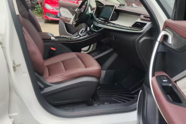 吉利汽车 嘉际 2022款 1.8TD DCT白金舒适型中控内饰7003