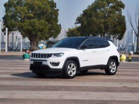 Jeep 指南者 2020款 220T 自动精英版