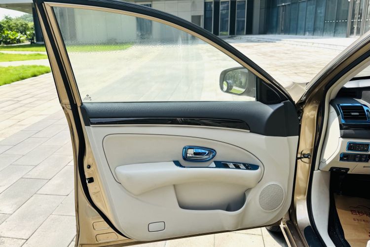 东风风神A60 2016款 1.6L 自动豪华型中控内饰7008